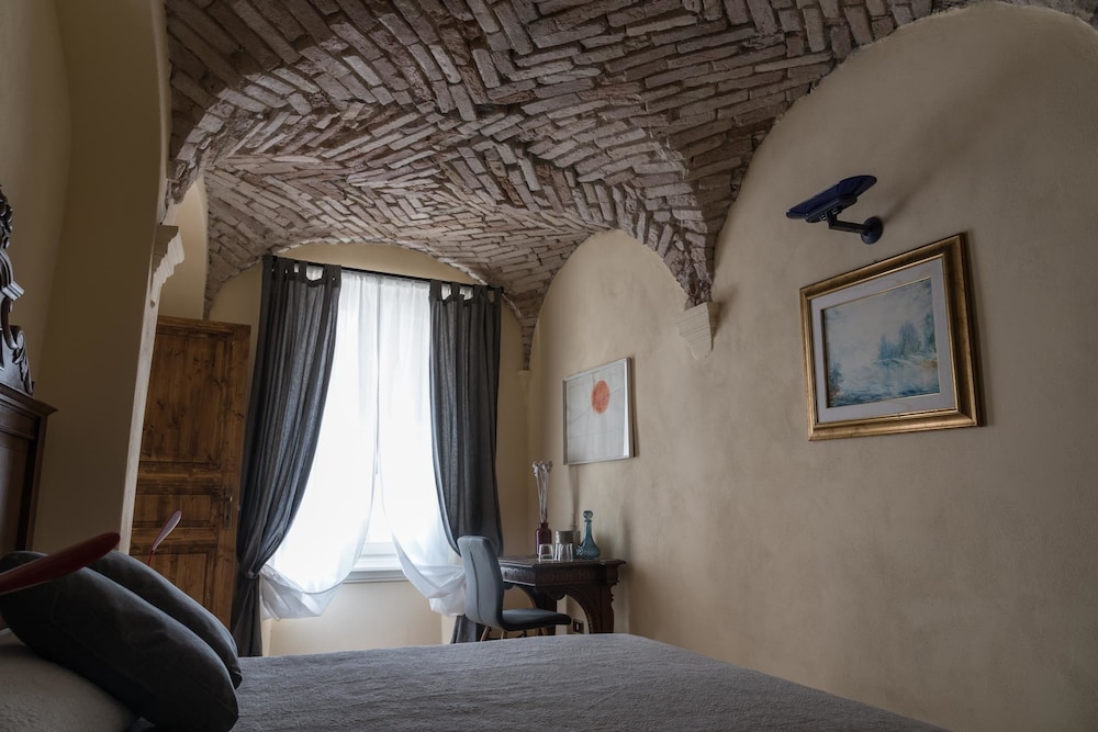 Luxury Room, 1 Queen Bed with Sofa bed photo 1