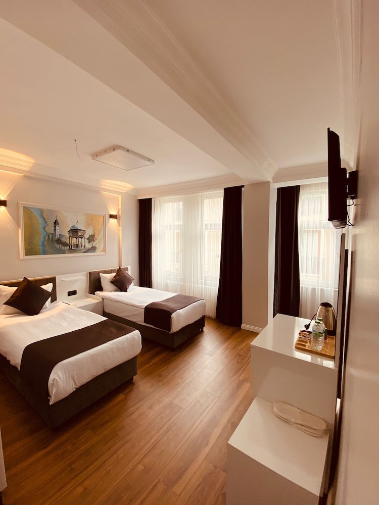 Superior Double or Twin Room photo 2