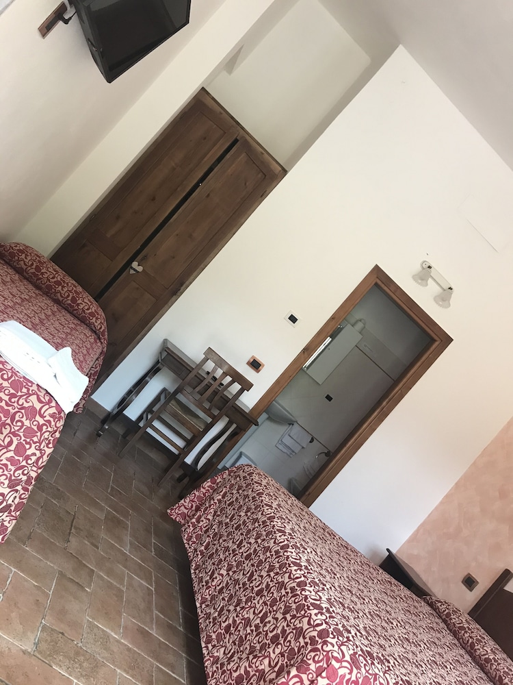 Basic Triple Room, Hill View, Ground Floor photo 1