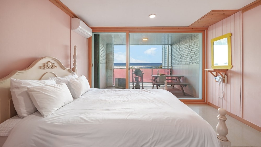 Basic Room, 1 Bedroom (Molly)