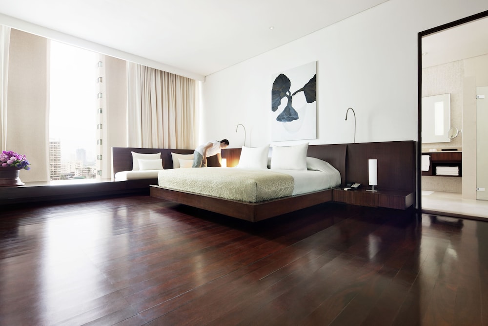 Penthouse Suite photo 2
