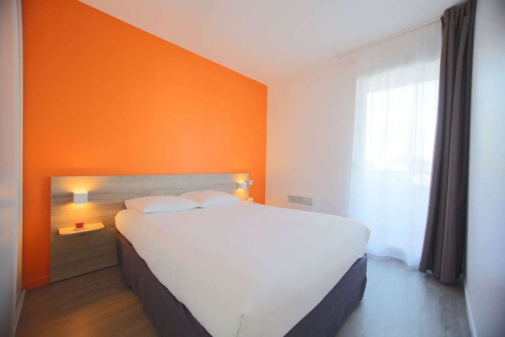 Family Apartment, 1 Bedroom - Photo 2