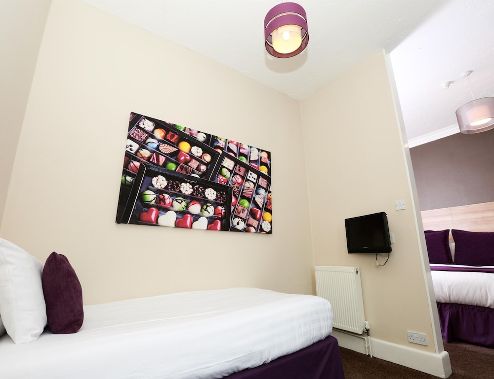 Deluxe Suite, Ensuite photo 3