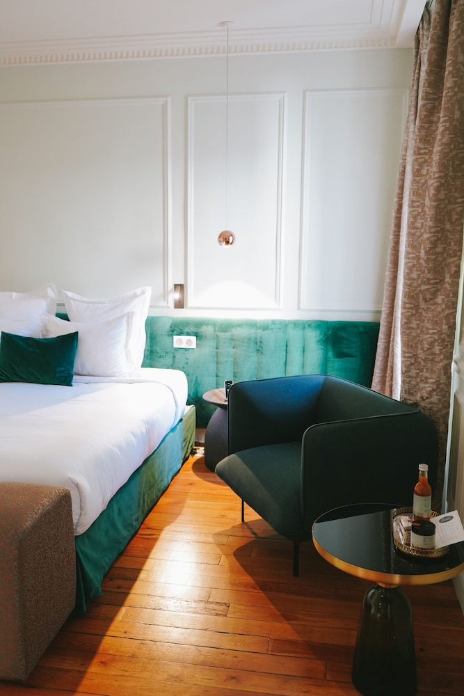 Deluxe Double Room, Bathtub photo 3