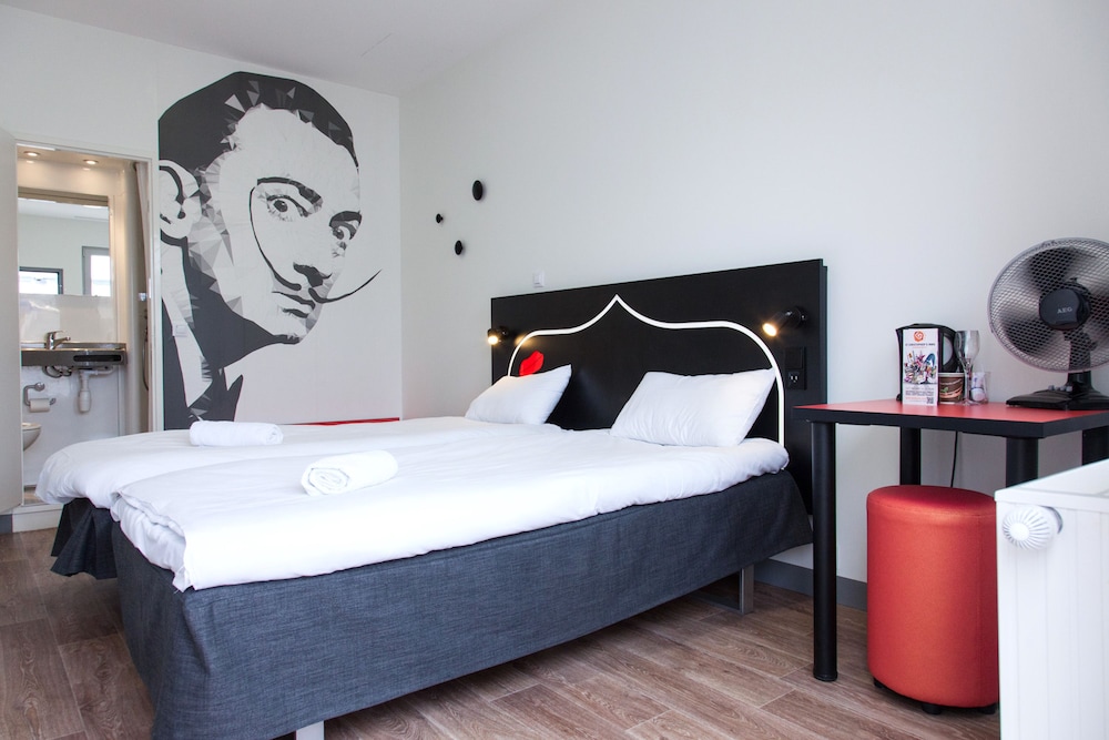 Double Bed Cabin photo 2