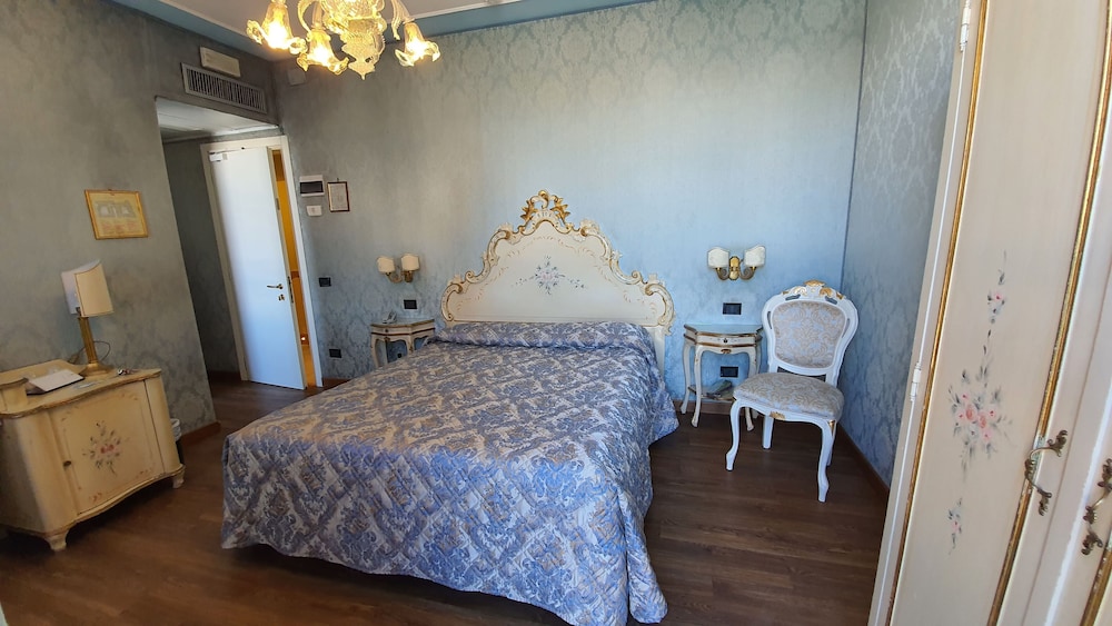 Double Room Single Use