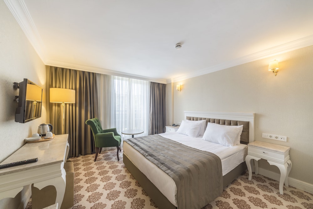 Standard Double or Twin Room photo 3