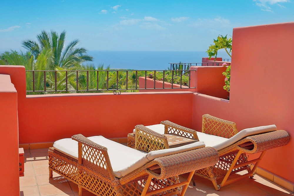 Royal Suite, 2 Bedrooms, Ocean View (Balcony) thumbnail 5