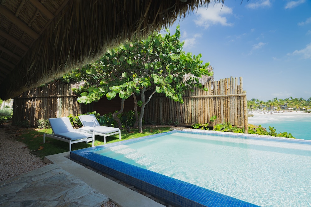 Bungalow, Oceanfront