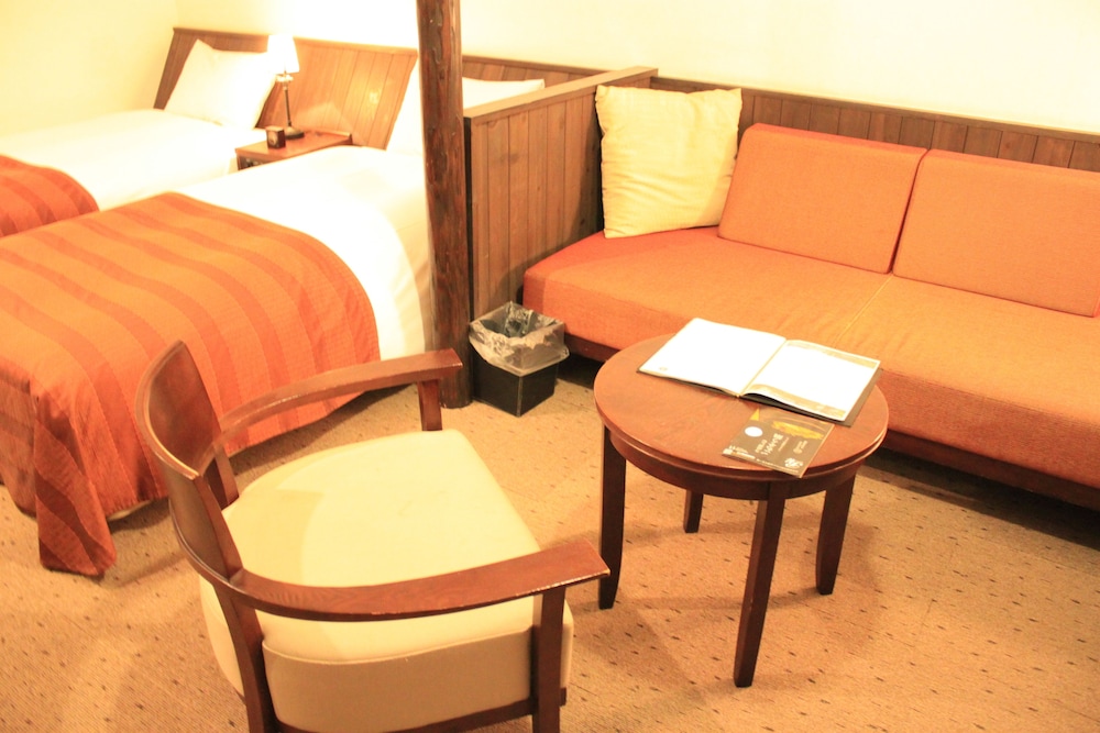 Twin Room, Multiple Beds, Non Smoking, Mountain View - Photo 2