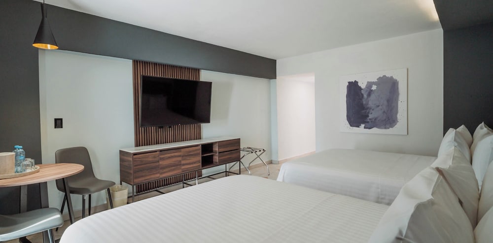 Luxury Double Room, 2 Double Beds, Accessible, Ground Floor - Photo 2