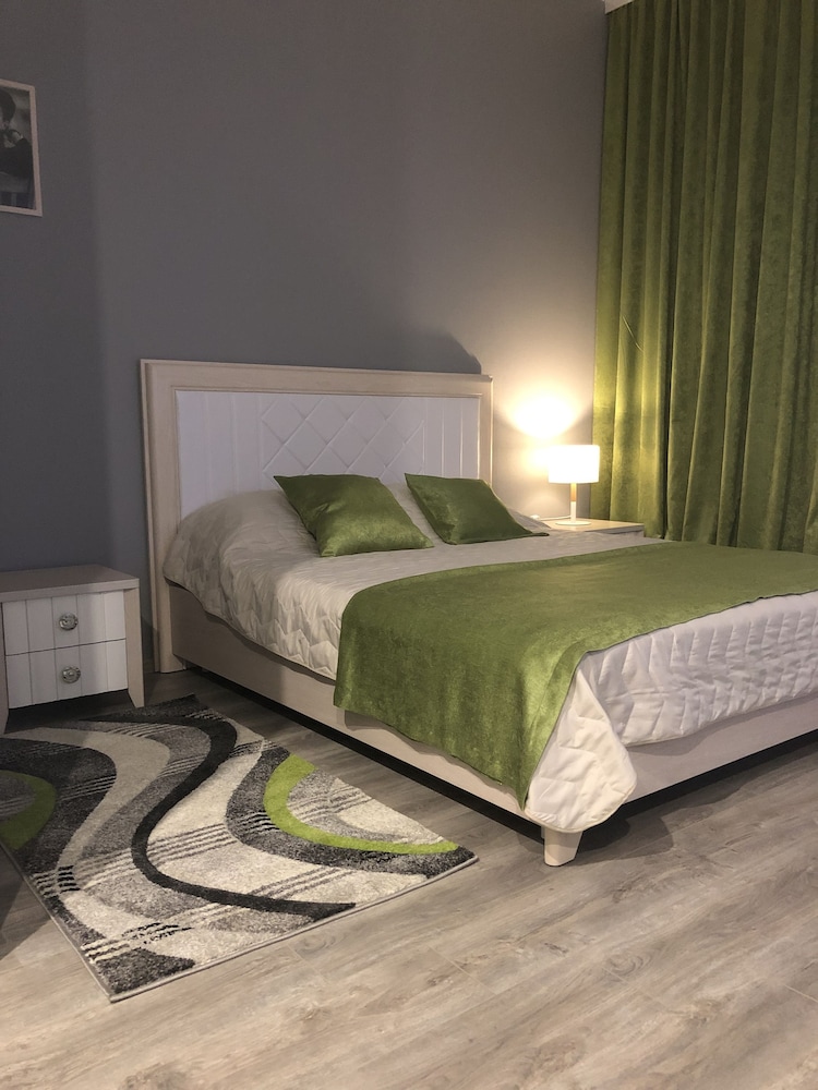 Classic Suite, 1 King Bed, Non Smoking, City View
