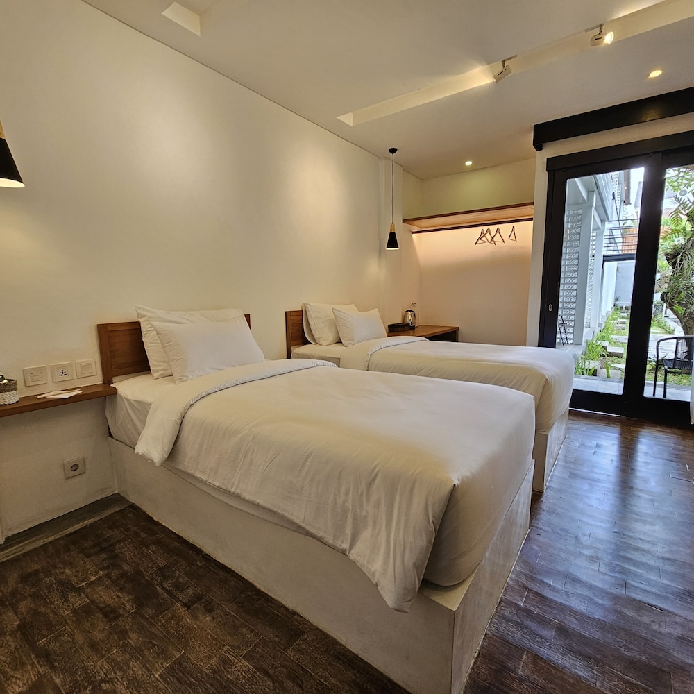 Standard Twin Room - Photo 2
