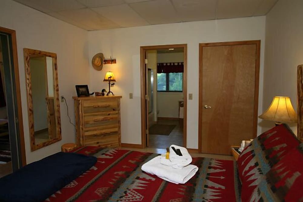 Room (Sunroom) photo 1