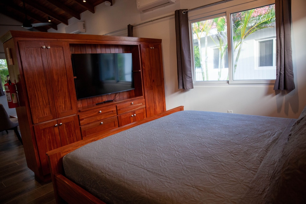 One Bedroom Beach house with Beach View photo 3