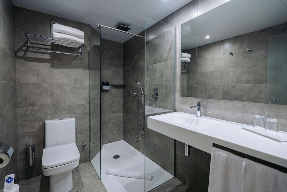 Superior Double Room, Balcony, Sea View thumbnail 5