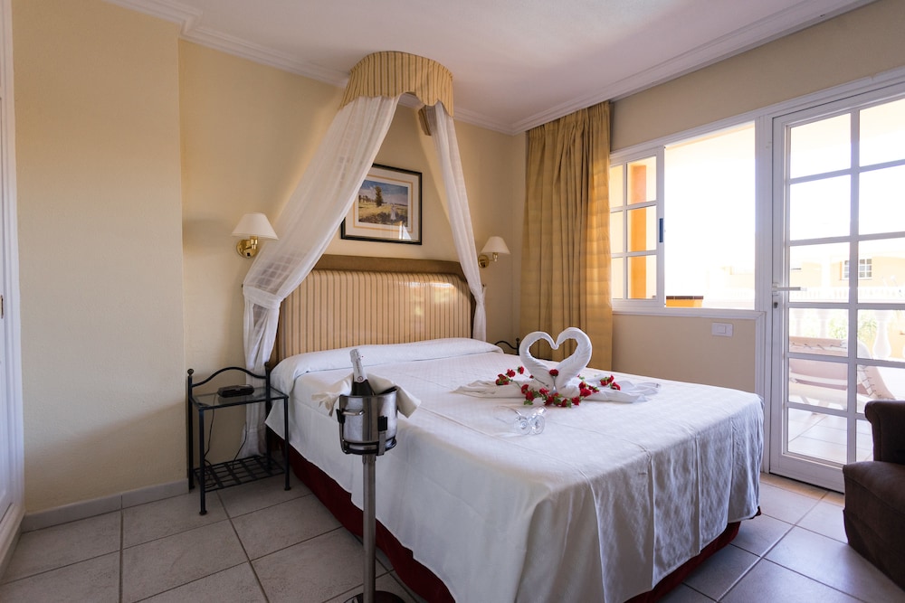 Standard Apartment, 2 Bedrooms, Sea View photo 3