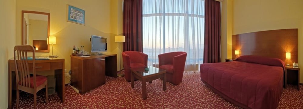 Junior Suite, 1 King Bed (Panoramic View) photo 2