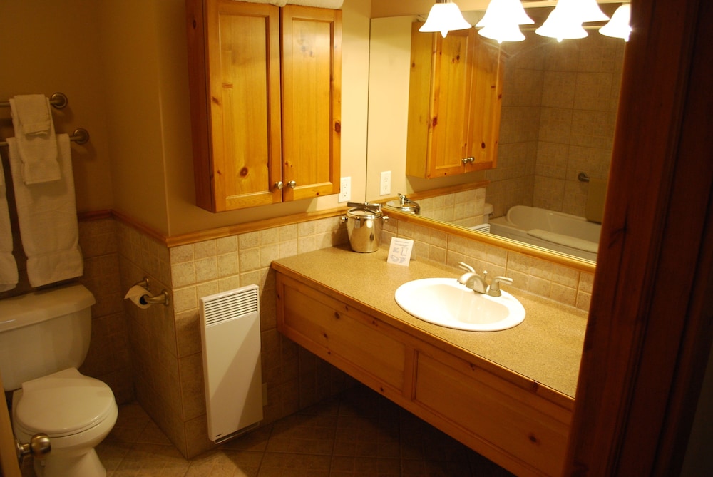 Standard Room, 2 Queen Beds photo 2