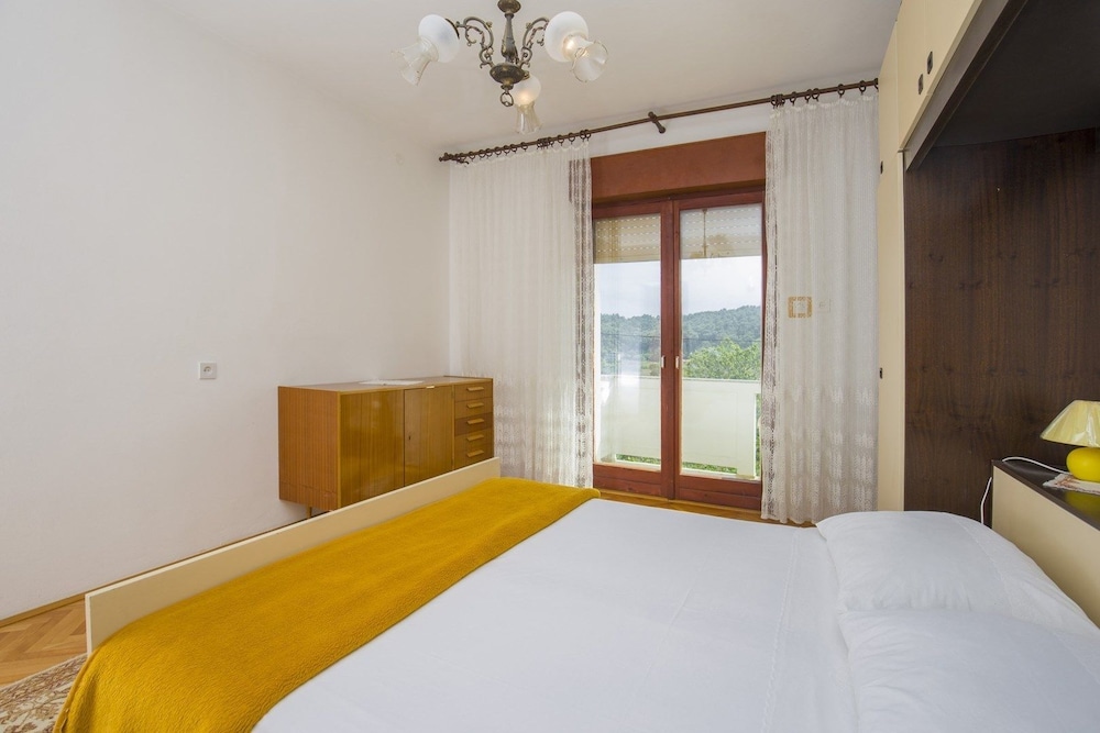 Apartment, Multiple Beds