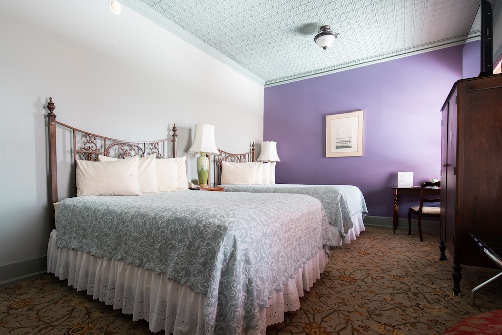 Double Queen Suite, 2 Queen Beds (Historic) photo 3