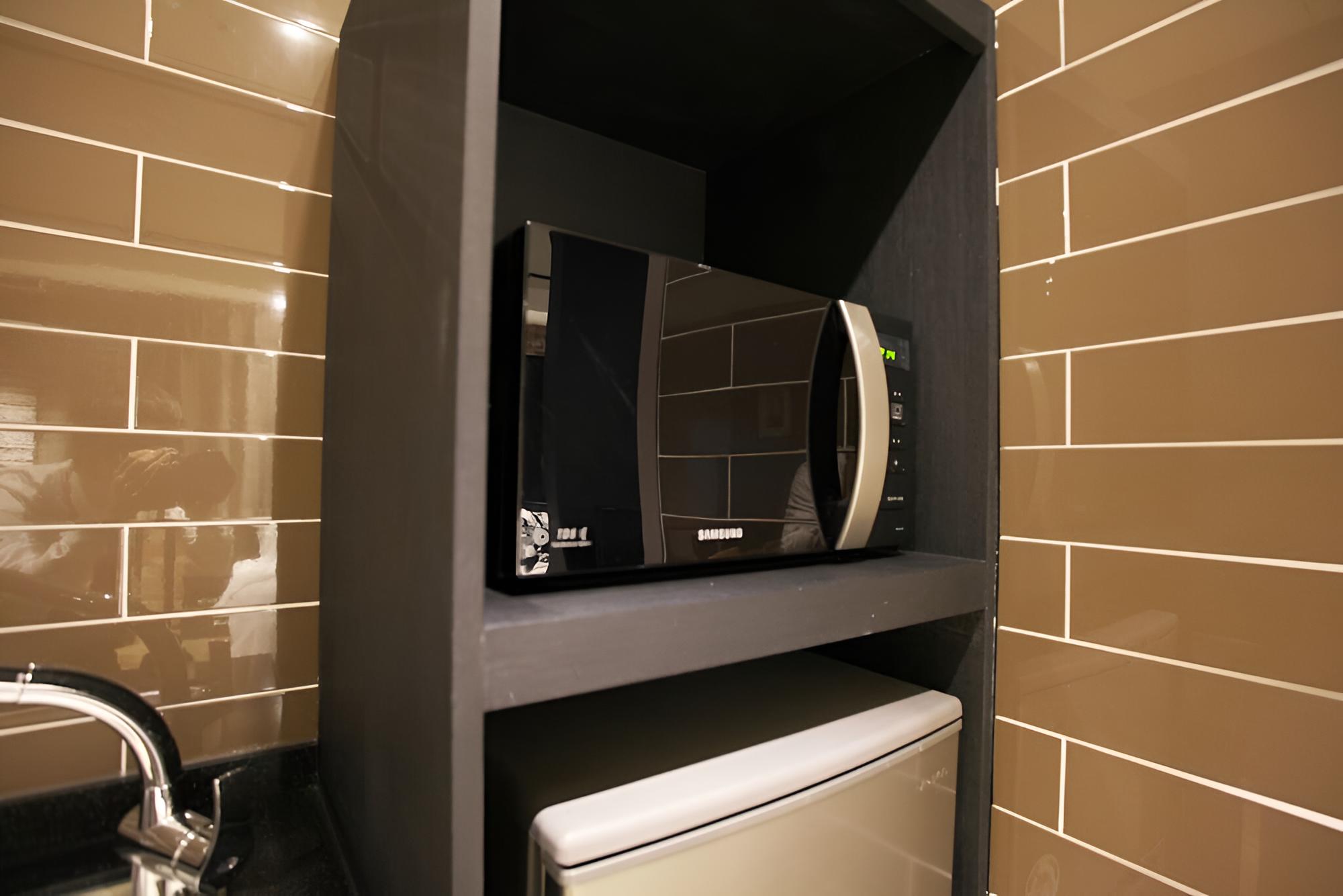 Room (Suite-B (2PC OTT))