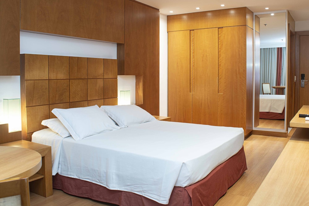 Luxury Room, 1 Queen Bed (Superior) - Photo 3