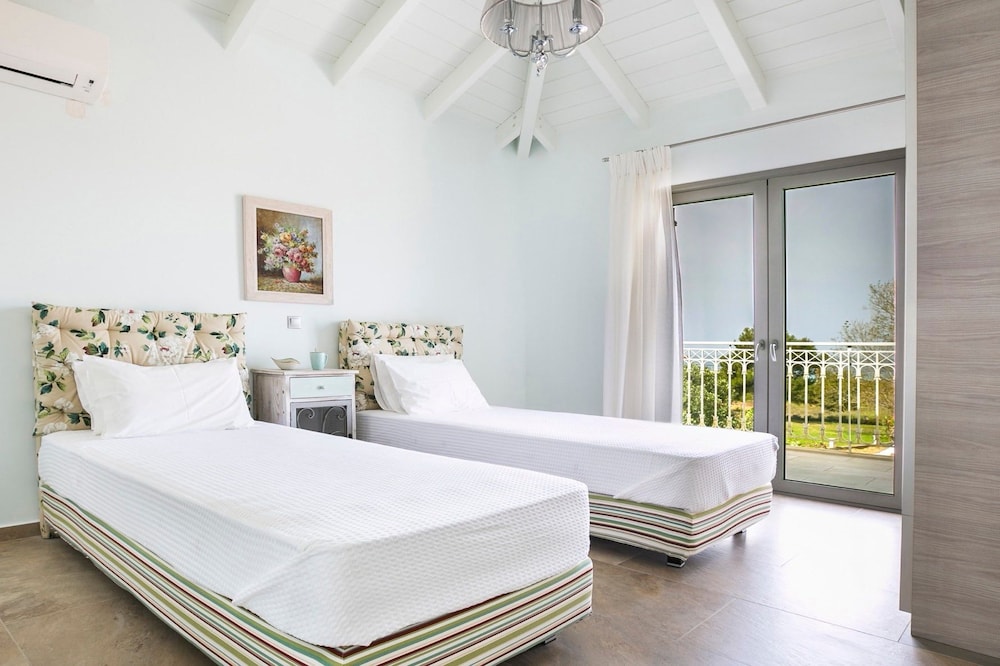 Villa (Aphrodite) photo 2
