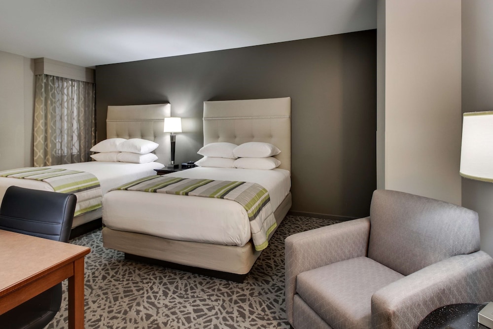 Deluxe Room, 2 Queen Beds, Refrigerator & Microwave (Upper Floor) photo 1