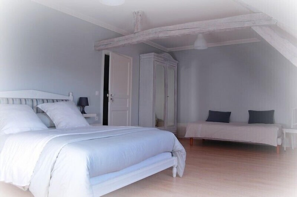 Triple Room (Breteuil) photo 2