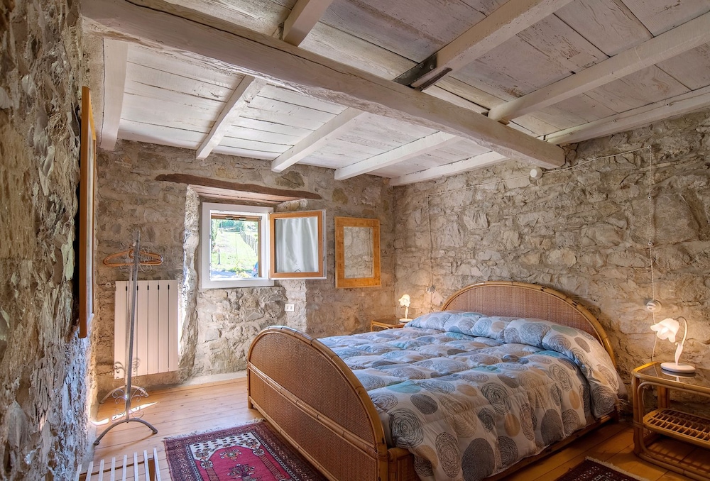 Romantic Double Room, Private Bathroom, Garden View photo 1