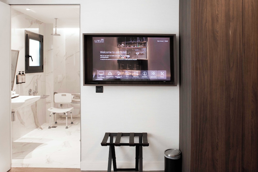Standard Room (Accessible) photo 2