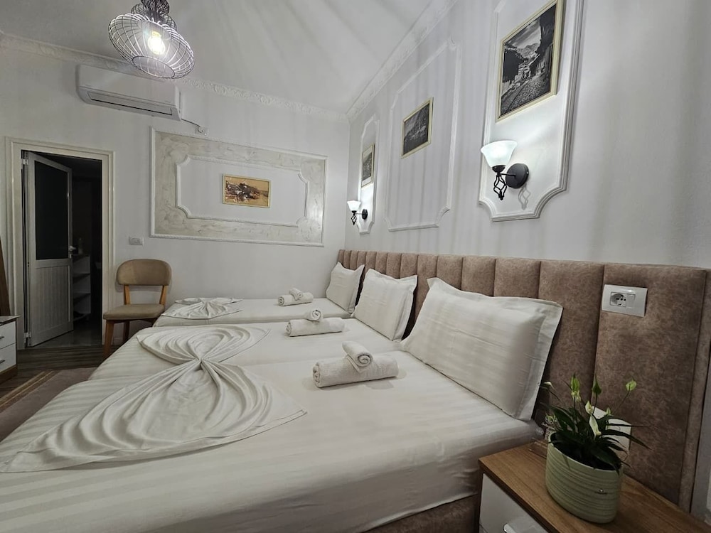 Double Room, Balcony, Mountain View photo 3