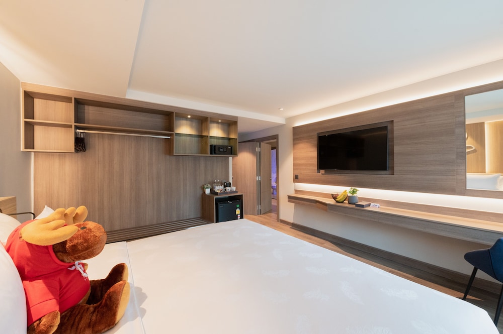 Two Bed Room Family Suite - Photo 10