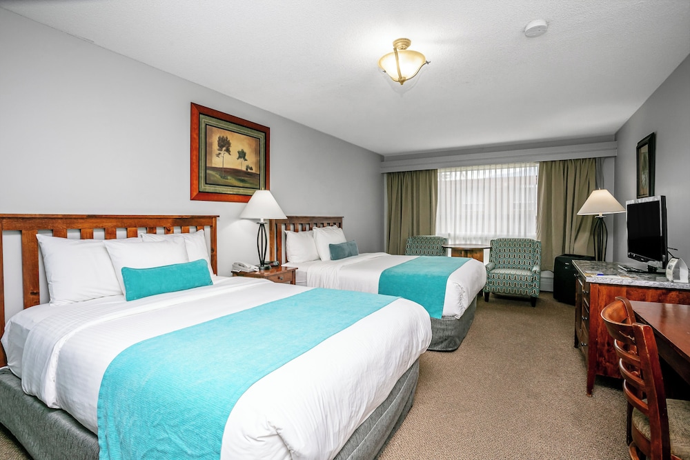 Standard Room, 2 Queen Beds - Photo 6