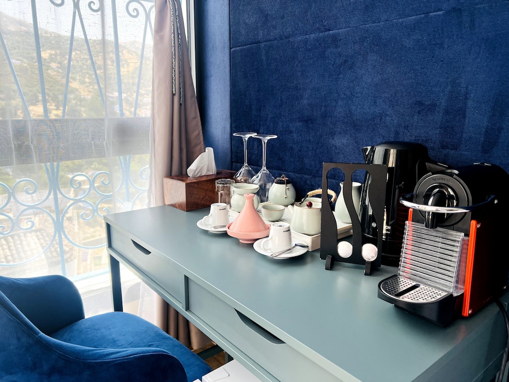 Junior Suite with balcony - Photo 4