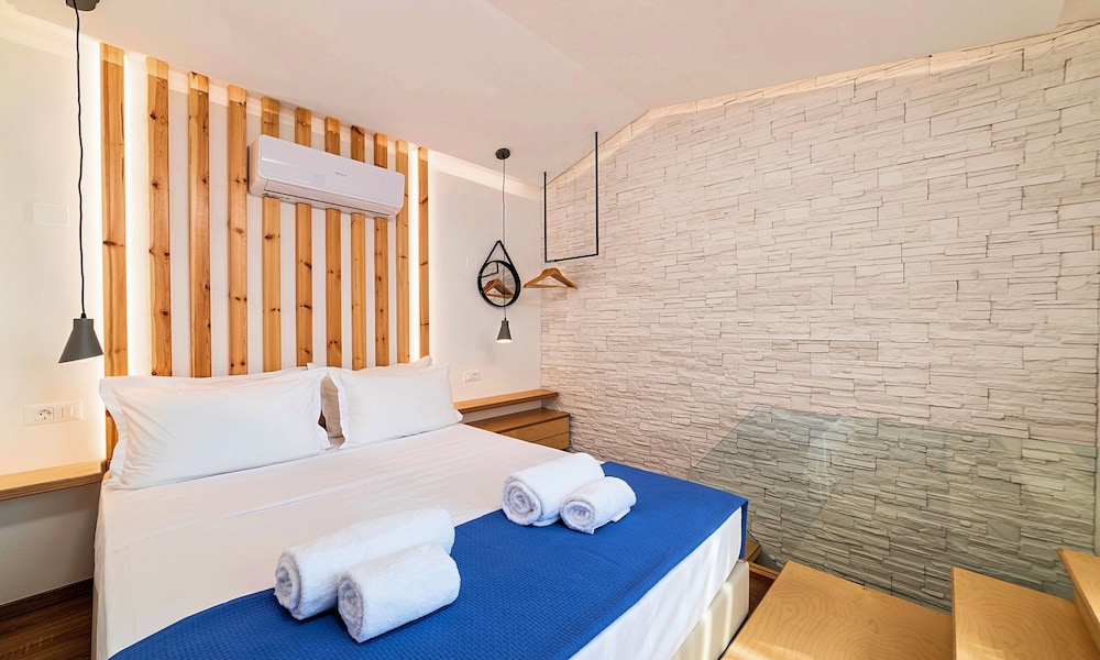 Design Apartment, 1 Bedroom, Private Pool, Sea View thumbnail 5