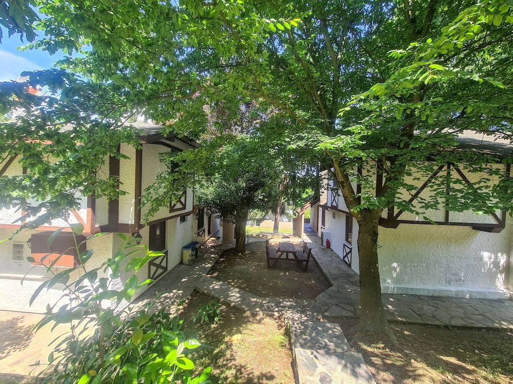 Traditional Cottage - Photo 9