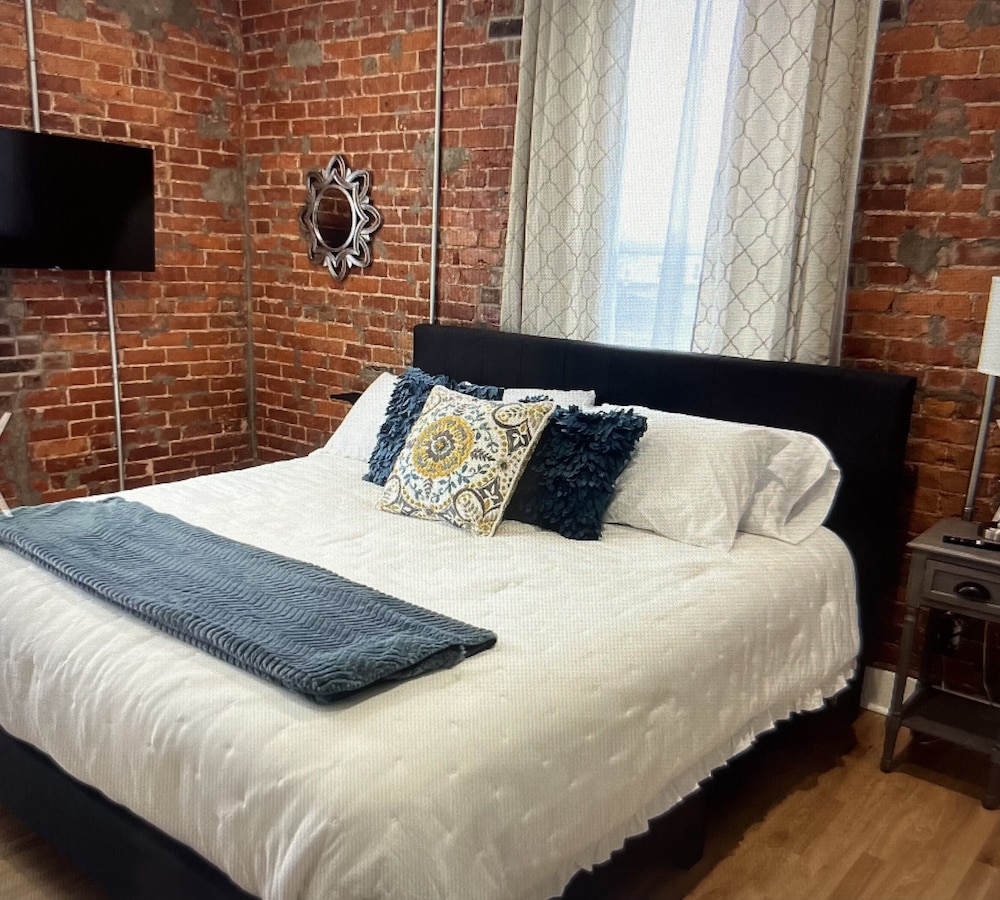 Suite 8 photo 2