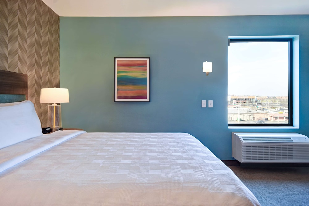 Studio, 1 Queen Bed, Accessible, Bathtub (Mobility & Hearing) photo 3
