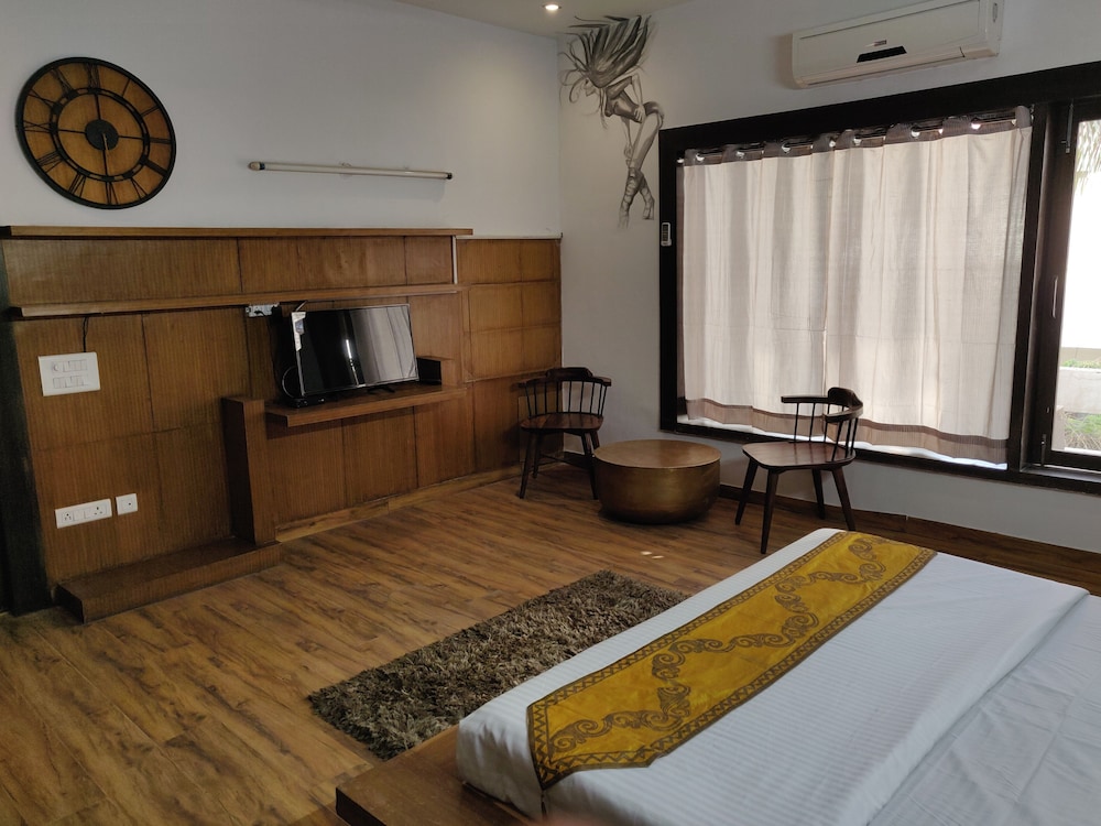 Royal Room - Photo 3