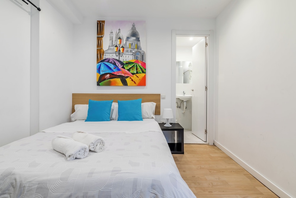 Double Room - Photo 8