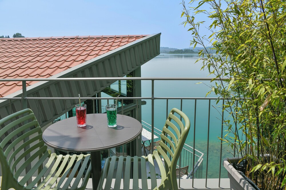 Double Room, Balcony, Lake View photo 3