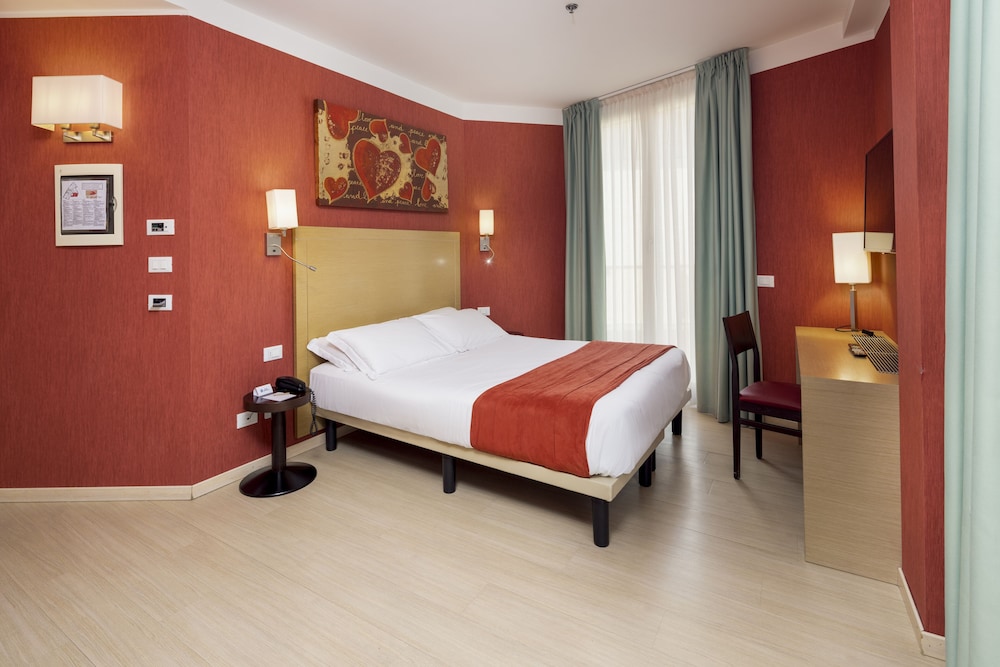 Family Room, 1 King Bed, Non Smoking (Bunk beds) - Photo 2