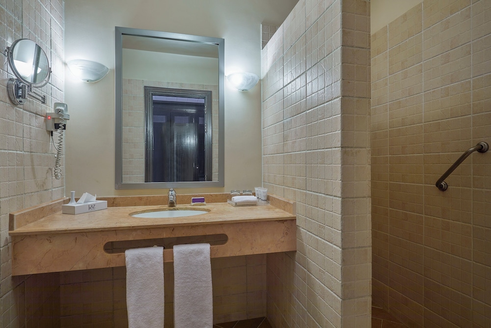 Superior Room, Sea View (Queen or Twin Bed)