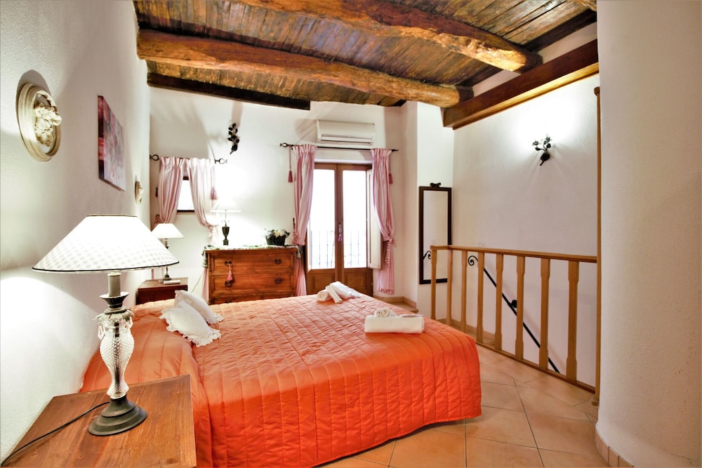 Apartment, 1 Bedroom, 2 Bathrooms, Beachside photo 1