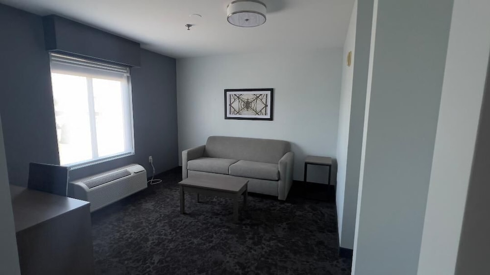 Standard Suite - Photo 2