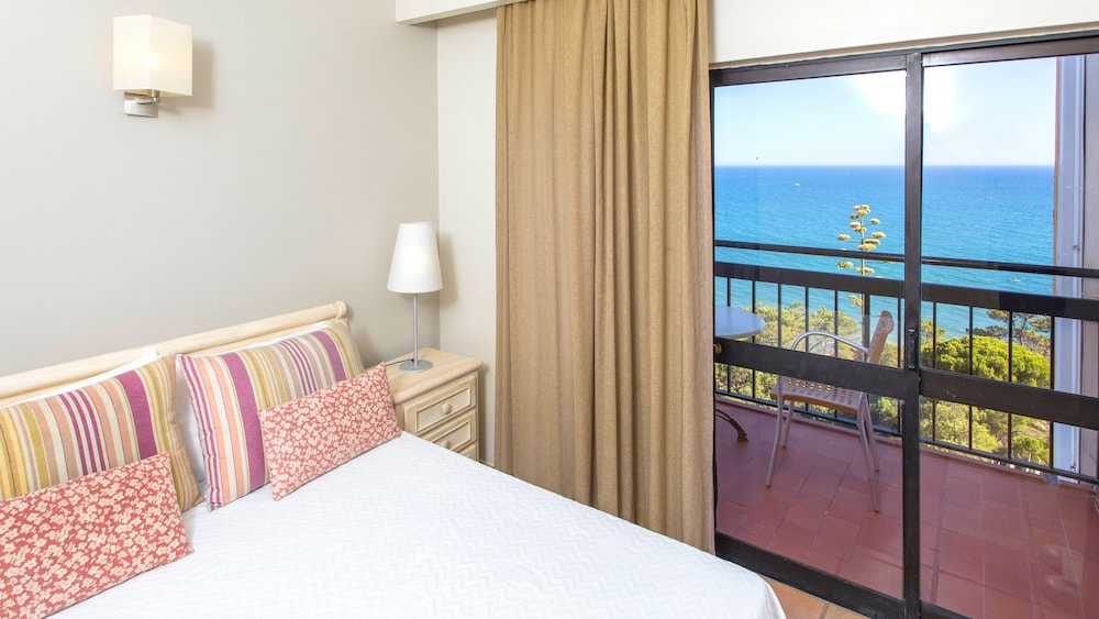 Apartment, 3 Bedrooms, Sea View photo 1
