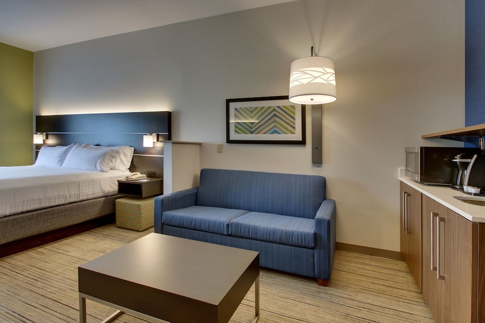 Standard Room, 1 King Bed with Sofa bed photo 1