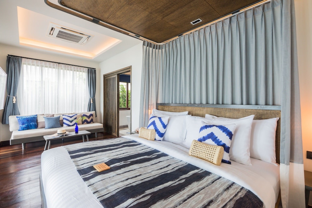 Two Bedroom Beachfront Grand Pool Villa - Photo 7
